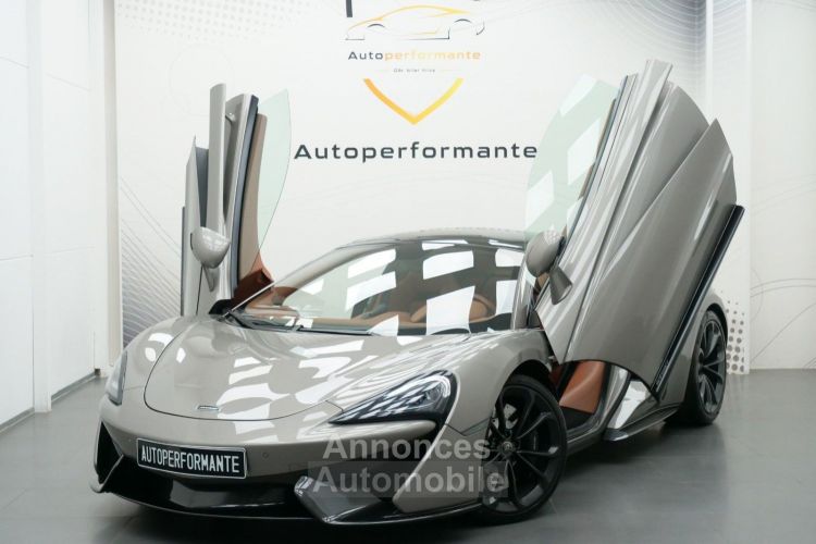 McLaren 570GT BLADE SILVER TOIT PANO CERAMIQUES B&W Garantie 12 mois - <small></small> 154.000 € <small>TTC</small> - #1