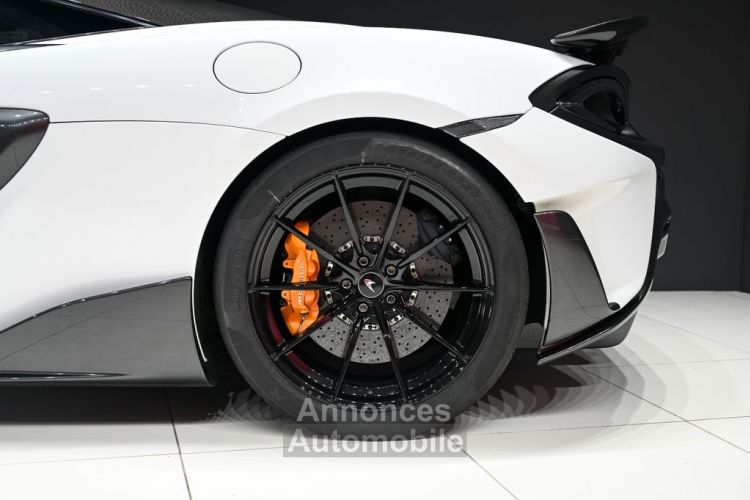 McLaren 600LT V8 3.8 L 600 ch 600LT SENNA CARBON B&W Blanche 1èreM Garantie 12 mois - <small></small> 245.490 € <small>TTC</small> - #6