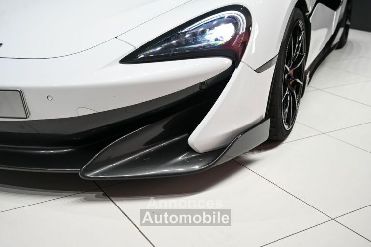 McLaren 600LT V8 3.8 L 600 ch 600LT SENNA CARBON B&W Blanche 1èreM Garantie 12 mois - <small></small> 245.490 € <small>TTC</small> - #23