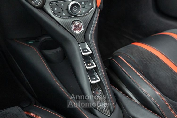 McLaren 720S V8 4.0 721 ch , Carbon - Céramic , 360° , Lift , MSO 1,2,3 Spoiler arrière MSO Active , Bower&W , GARANTIE  12 mois Prémium - <small></small> 265.990 € <small>TTC</small> - #22