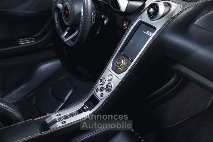 McLaren MP4-12C 3.8 V8 Twin-turbo - <small>A partir de </small>1.300 EUR <small>/ mois</small> - #43