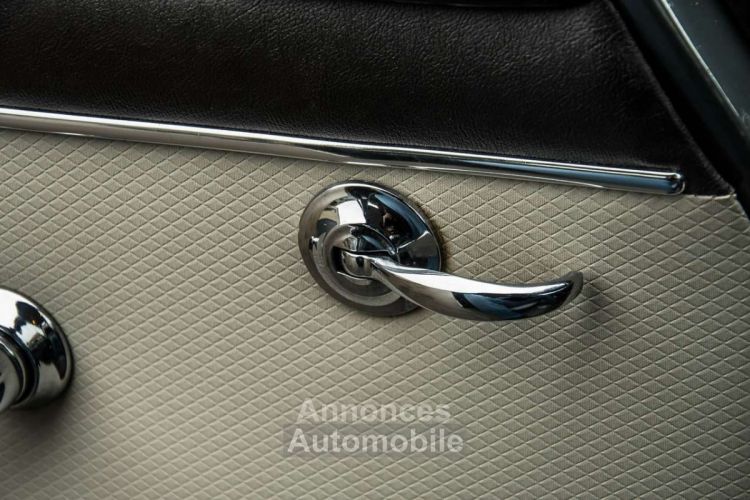 Mercedes 180 - <small></small> 31.950 € <small>TTC</small> - #17