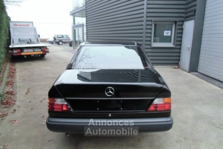 Mercedes 200 - <small></small> 15.500 € <small>TTC</small> - #2