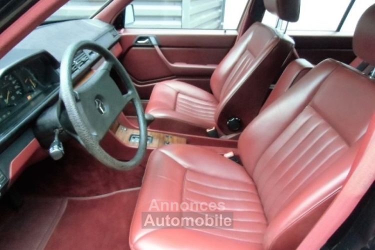 Mercedes 200 - <small></small> 15.500 € <small>TTC</small> - #7