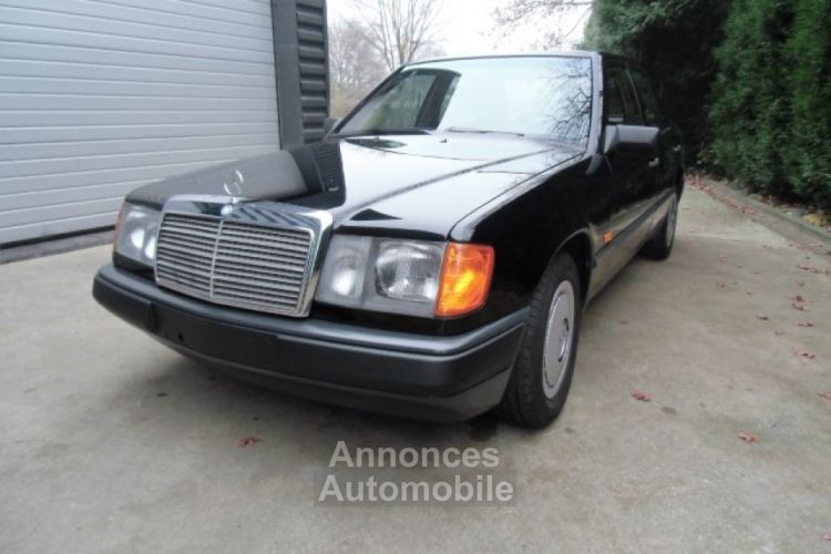 Mercedes 200 - <small></small> 15.500 € <small>TTC</small> - #17