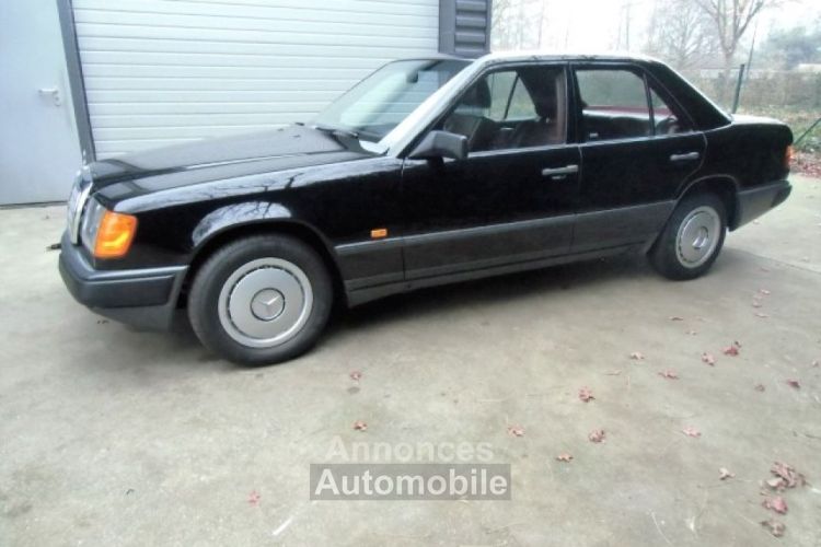 Mercedes 200 - <small></small> 15.500 € <small>TTC</small> - #18