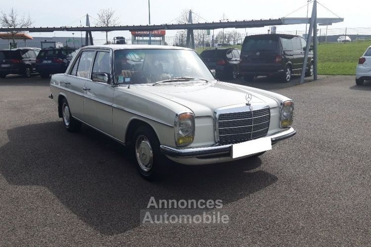 Mercedes 220 D W115 - <small></small> 24.990 € <small>TTC</small> - #2