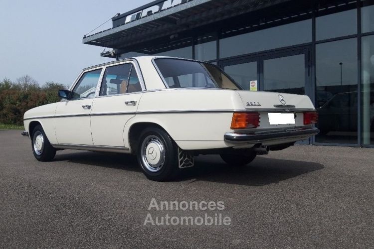 Mercedes 220 D W115 - <small></small> 24.990 € <small>TTC</small> - #4