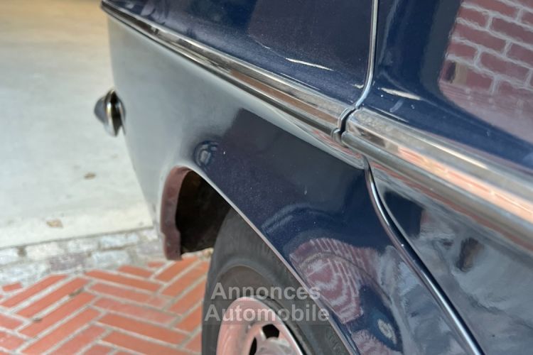 Mercedes 220 D w115 Tres Bel Etat De Conservation - <small></small> 16.000 € <small></small> - #31