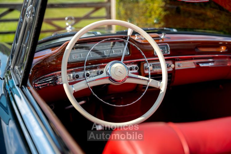 Mercedes 220 S - Ponton Cabriolet - <small></small> 140.000 € <small>TTC</small> - #22