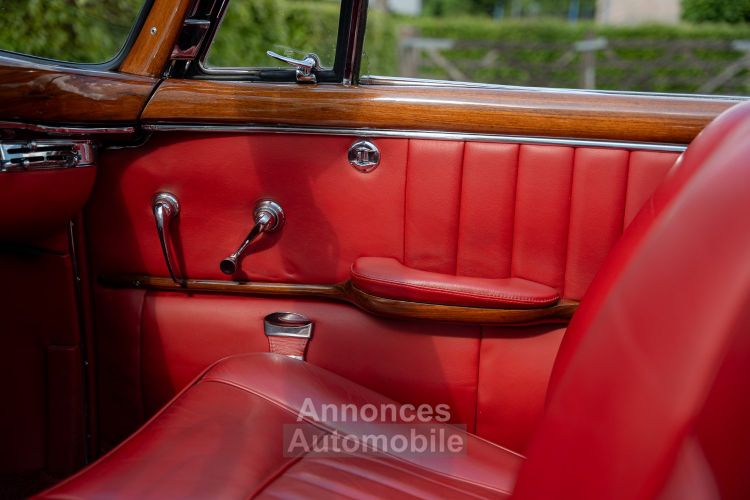 Mercedes 220 S - Ponton Cabriolet - <small></small> 140.000 € <small>TTC</small> - #31