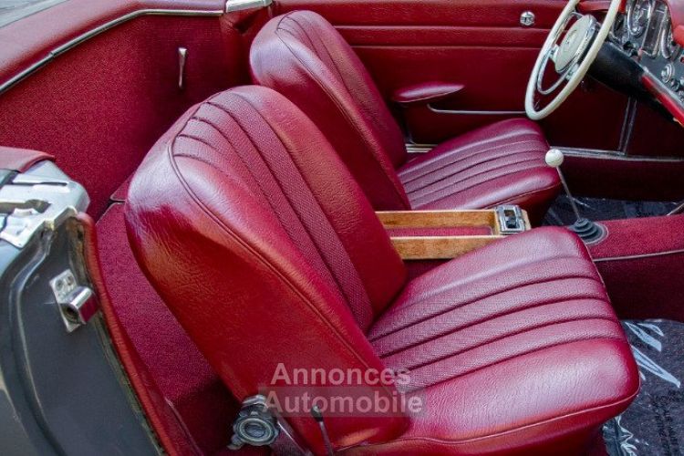 Mercedes 230 230SL PAGODE +HARD TOP - <small></small> 62.440 € <small>TTC</small> - #18