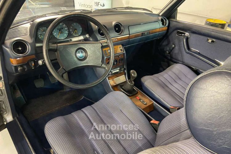 Mercedes 230 CE - <small></small> 12.750 € <small>TTC</small> - #21