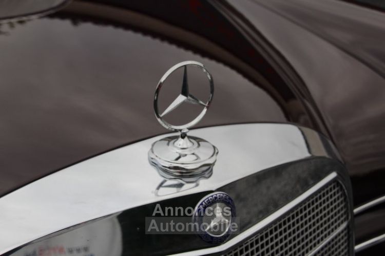 Mercedes 230 W111 S - <small></small> 23.900 € <small>TTC</small> - #105