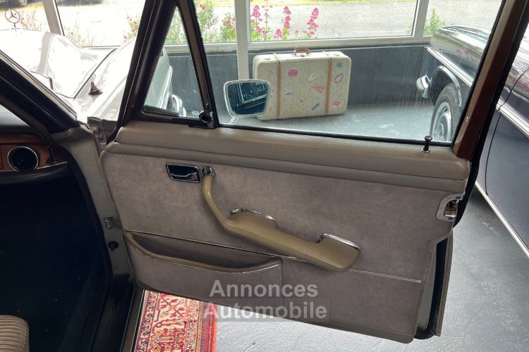 Mercedes 280 Se 3,5 V8 Dans Etat D'origine Exceptionnel Et Revise Entierement - <small></small> 32.000 € <small></small> - #11