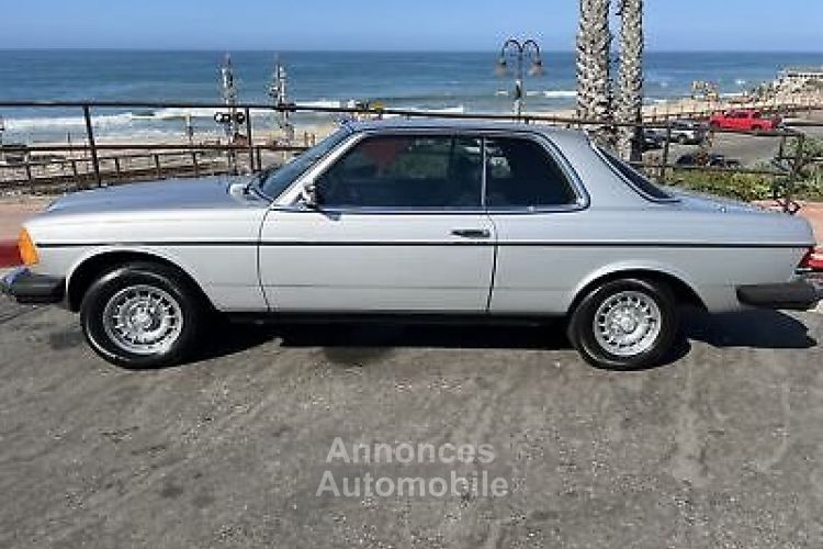 Mercedes 300 300-Series  - <small></small> 33.000 € <small>TTC</small> - #18