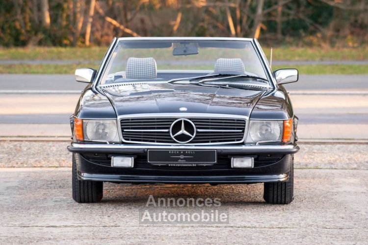 Mercedes 300 SL R107 | MANUAL GEARBOX - <small></small> 45.000 € <small>TTC</small> - #3