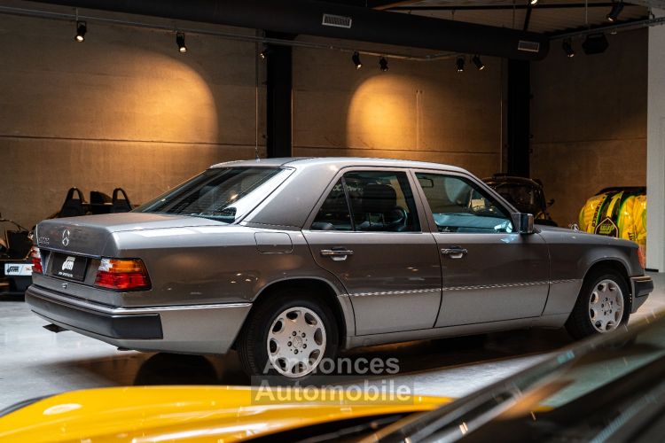 Mercedes 400 E W124 V8 - Elegance - <small></small> 24.500 € <small>TTC</small> - #12