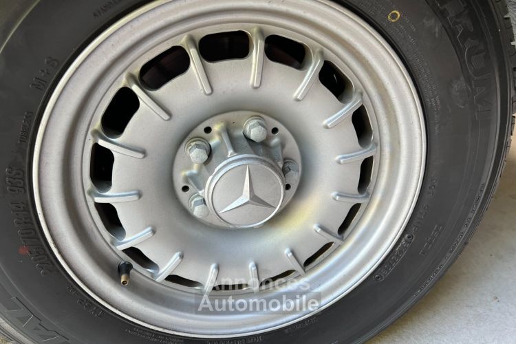 Mercedes 500 SL W107 Dans Un tres Bel Etat D'origine V8 - <small></small> 42.000 € <small></small> - #47
