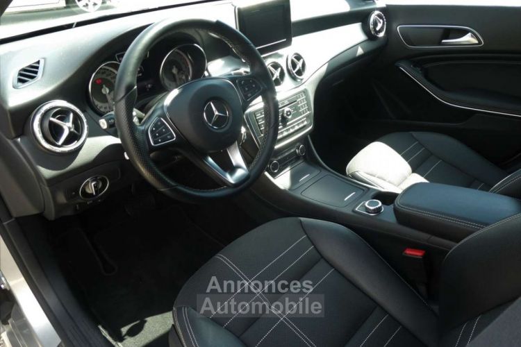 Mercedes CLA 200 AUTOMATIC-BI-XENON-PANORAMADAK-CAMERA-16BLACK - <small></small> 16.990 € <small>TTC</small> - #11
