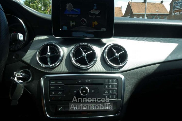 Mercedes CLA 200 AUTOMATIC-BI-XENON-PANORAMADAK-CAMERA-16BLACK - <small></small> 16.990 € <small>TTC</small> - #13