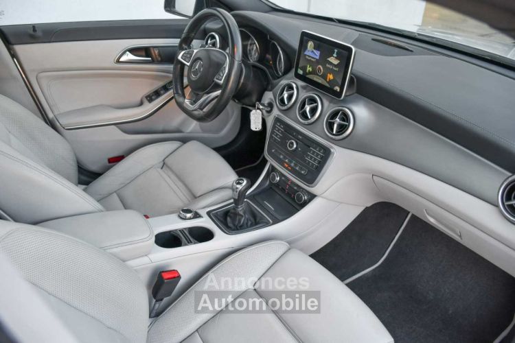 Mercedes CLA 200 - AMG-PACK BI-XENON PDC PANO SPORTSEATS NAVI - <small></small> 15.990 € <small>TTC</small> - #12