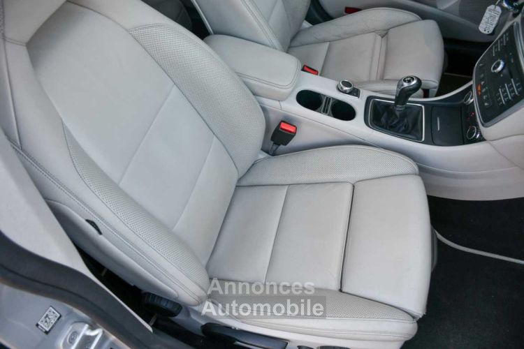 Mercedes CLA 200 - AMG-PACK BI-XENON PDC PANO SPORTSEATS NAVI - <small></small> 15.990 € <small>TTC</small> - #14