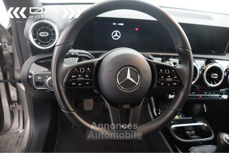 Mercedes CLA Shooting Brake 180 BUSINESS SOLUTIONS- NAVI - LED - <small></small> 21.495 € <small>TTC</small> - #35