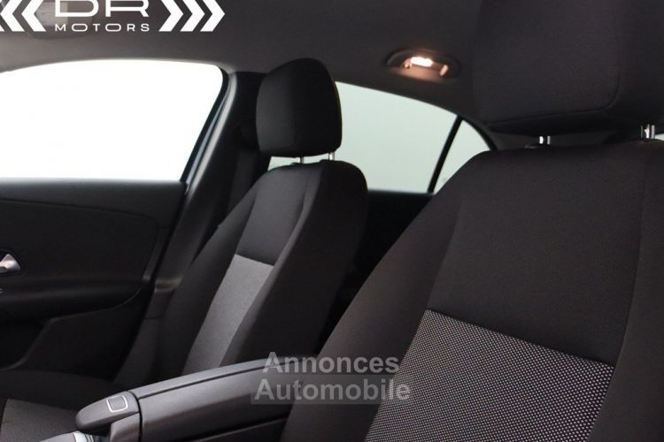 Mercedes Classe A 180 d BUSINESS SOLUTIONS ESSENTIAL - NAVI MIRROR LINK DAB CAMERA - <small></small> 22.995 € <small>TTC</small> - #39