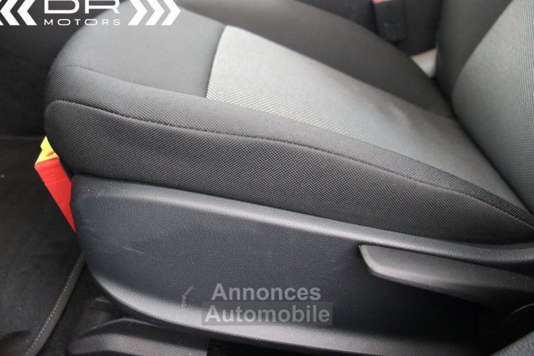 Mercedes Classe A 180 d BUSINESS SOLUTIONS ESSENTIAL - NAVI MIRROR LINK DAB CAMERA - <small></small> 22.995 € <small>TTC</small> - #40