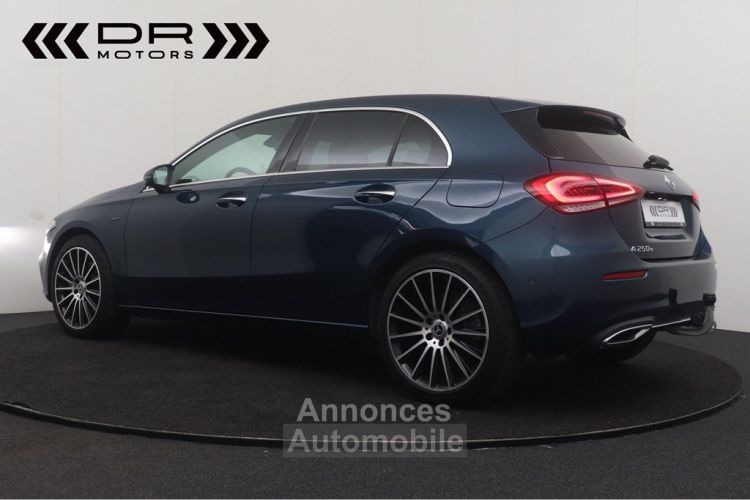 Mercedes Classe A 250 e-Hybrid - NAVI LED LEDER PANODAK - <small></small> 26.995 € <small>TTC</small> - #4