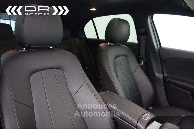 Mercedes Classe A 250 e-Hybrid - NAVI LED LEDER PANODAK - <small></small> 26.995 € <small>TTC</small> - #13