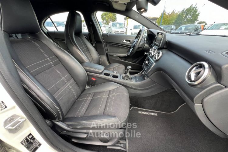 Mercedes Classe A III (W176) 180 Fascination 1.6i 122ch BV6 Clim Régulateur GPS - <small></small> 11.990 € <small>TTC</small> - #11