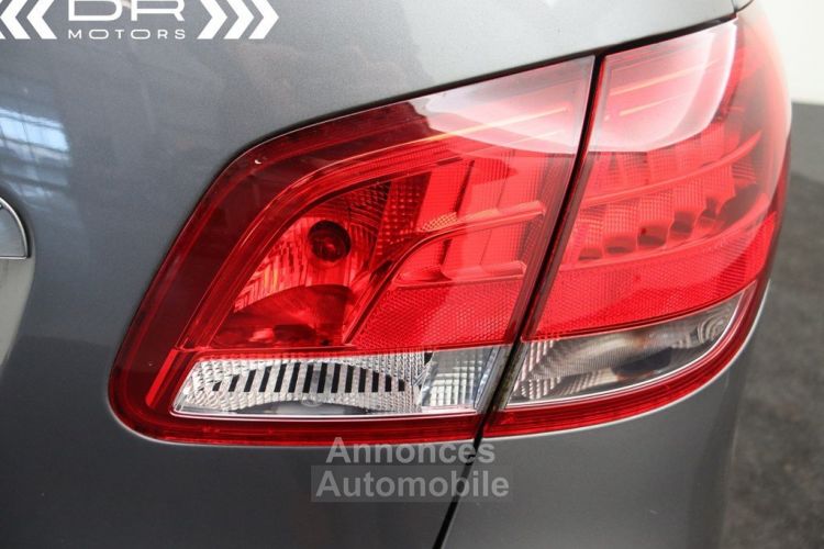 Mercedes Classe B 180 d STYLE EDITION PACK - NAVI LEDER KEYLESS ENTRY - <small></small> 14.995 € <small>TTC</small> - #47