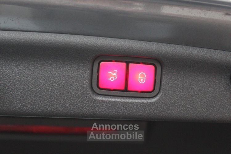 Mercedes Classe C V 220 D AVANTGARDE LINE 9G-TRONIC 1er main / toit ouvrant/historique complet - <small></small> 39.990 € <small>TTC</small> - #37