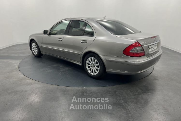 Mercedes Classe E 200 CDI Elegance - <small></small> 8.900 € <small>TTC</small> - #7