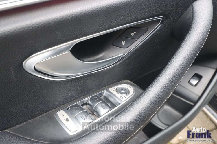 Mercedes Classe E 200 D ADVANTGARDE CAMERA APPLE + ANDROID LED - <small></small> 22.500 € <small>TTC</small> - #20