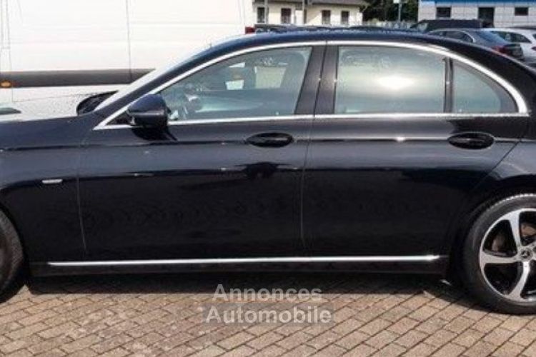 Mercedes Classe E 220 D 194CH AVANTGARDE LINE 9G-TRONIC/ 05/2019 - <small></small> 37.890 € <small>TTC</small> - #2