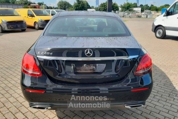 Mercedes Classe E 220 D 194CH AVANTGARDE LINE 9G-TRONIC/ 05/2019 - <small></small> 37.890 € <small>TTC</small> - #4