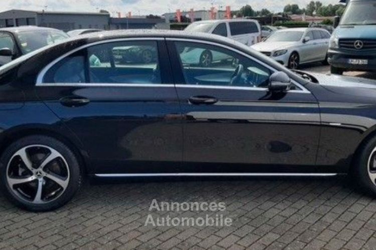 Mercedes Classe E 220 D 194CH AVANTGARDE LINE 9G-TRONIC/ 05/2019 - <small></small> 37.890 € <small>TTC</small> - #12