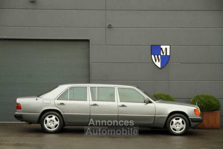 Mercedes Classe E 260 Pullman Limousine 6 Doors V124 - <small></small> 26.900 € <small>TTC</small> - #4