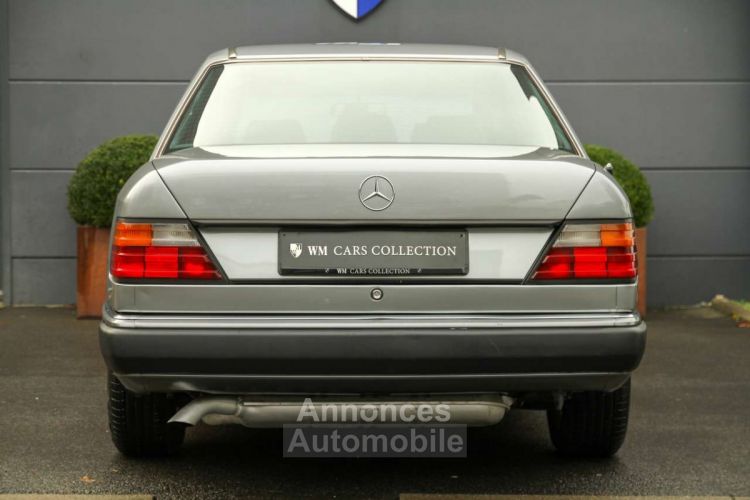 Mercedes Classe E 260 Pullman Limousine 6 Doors V124 - <small></small> 26.900 € <small>TTC</small> - #7