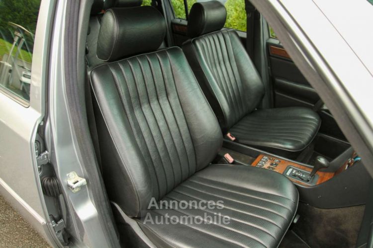 Mercedes Classe E 260 Pullman Limousine 6 Doors V124 - <small></small> 26.900 € <small>TTC</small> - #9