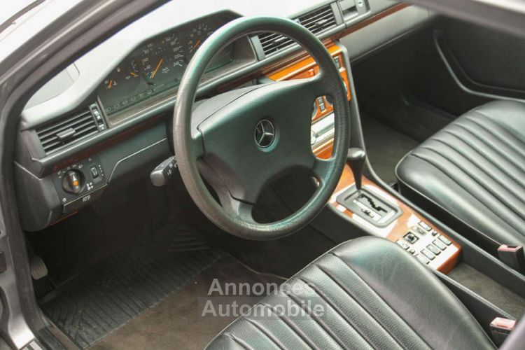 Mercedes Classe E 260 Pullman Limousine 6 Doors V124 - <small></small> 26.900 € <small>TTC</small> - #12