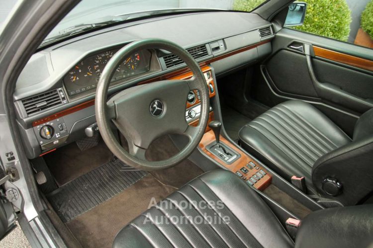 Mercedes Classe E 260 Pullman Limousine 6 Doors V124 - <small></small> 26.900 € <small>TTC</small> - #15