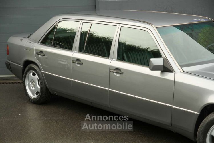 Mercedes Classe E 260 Pullman Limousine 6 Doors V124 - <small></small> 26.900 € <small>TTC</small> - #23