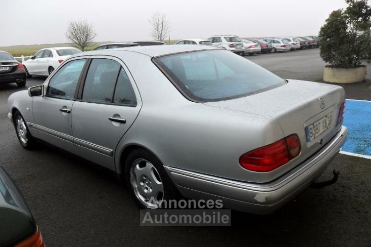 Mercedes Classe E DTURBO AVANTGARDE - <small></small> 3.990 € <small>TTC</small> - #4