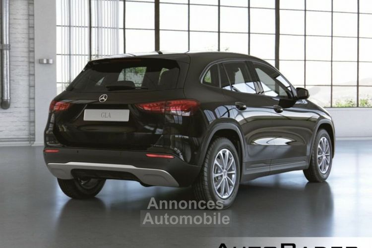 Mercedes Classe GLA 180 7G MBUX Park Spur Pkt - <small></small> 32.995 € <small>TTC</small> - #2