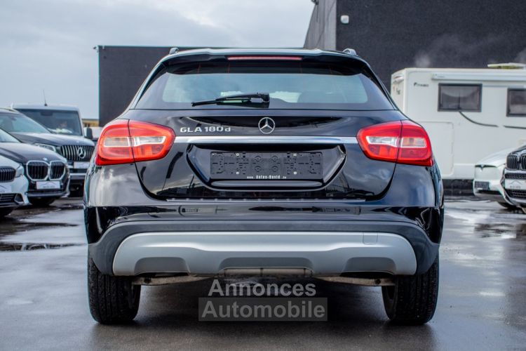 Mercedes Classe GLA 180 - PARKEERCAMERA - NAVIGATIE - AIRCO - STIJL PAKKET - ZETELVERWARMING - EURO 6B - <small></small> 15.999 € <small>TTC</small> - #9