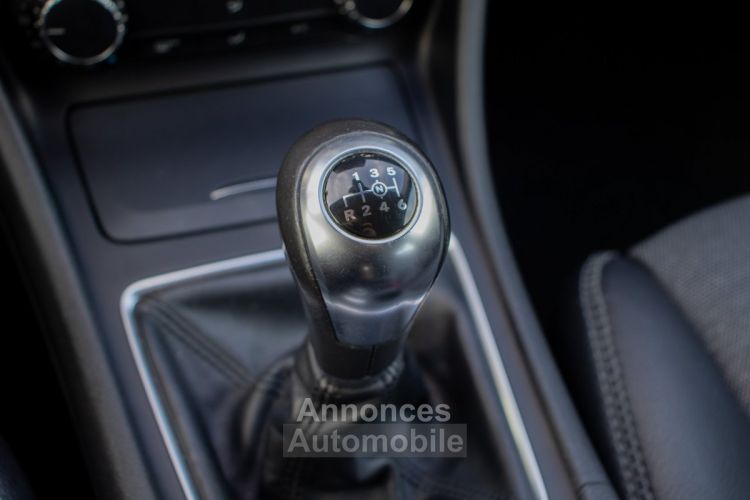 Mercedes Classe GLA 180 - PARKEERCAMERA - NAVIGATIE - AIRCO - STIJL PAKKET - ZETELVERWARMING - EURO 6B - <small></small> 15.999 € <small>TTC</small> - #24